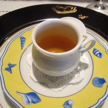 美しく透き通ったコンソメ 