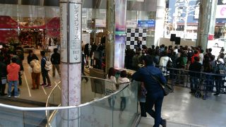 若者向けファッションデパート