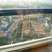 ラッフルズプレイスのホテル38階からの眺望