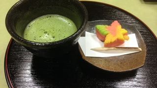 庭園を見ながらゆっくりお食事