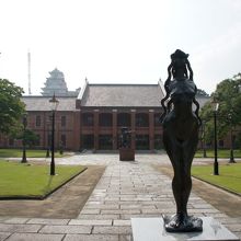 印象派絵画やベルギー美術品が充実