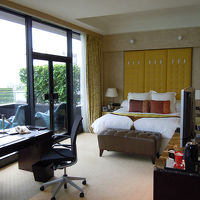 とても広い部屋でした。バルコニーからの夜景が素敵です。