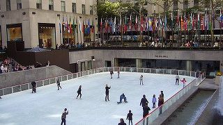10月訪問。スケートリンクが印象的でした