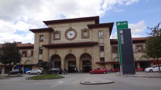 スペイン国鉄とスペイン狭軌鉄道の駅