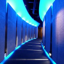 タイムマシンのような入口