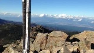 北八ツと南八ヶ岳の境界線の山