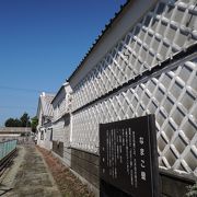 江戸末期のなまこ壁。美しい～
