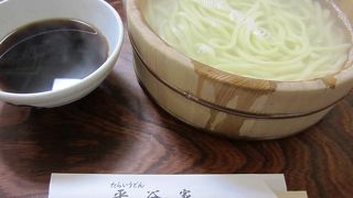 素敵なお庭を眺めながら「たらいうどん」を♪