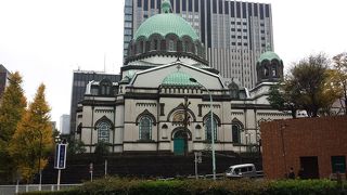 お茶の水駅前にある趣ある教会