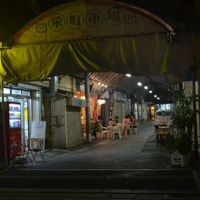 今年の10月に訪れた時の夜の「栄町市場」