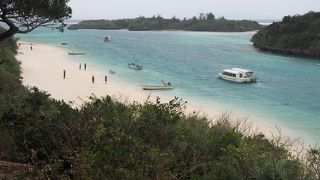 川平湾を見渡せる公園