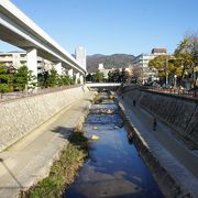 阪神電車の魚崎駅を降りるとすぐ