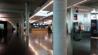 コンパクトで便利な空港。