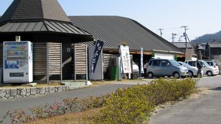 徳島方面と三豊方面に向かう道の分岐点にあります