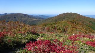 池の段から紅葉の比婆山連峰を望む２０１４