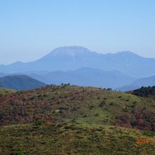 岩樋山から伯耆大山を望む。