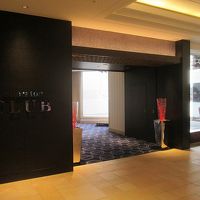 新しいクラブラウンジに朝食に訪れました 