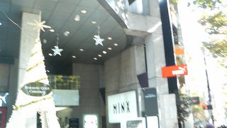 早くもクリスマスツリーがお目見えしてました