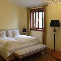 広くて暖かい部屋です。