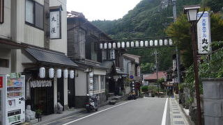 なつかしい雰囲気の温泉街