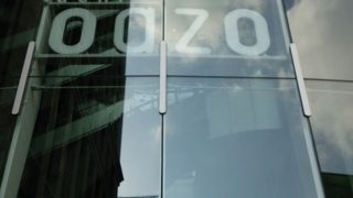 丸の内口からすぐ