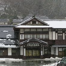 駅前のホテル。是非宿泊して見たい雰囲気