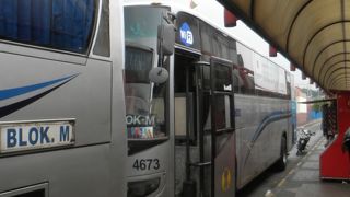 空港のターミナル３からブロックMまで利用しました