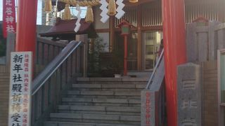 新虎通りの東端にあります