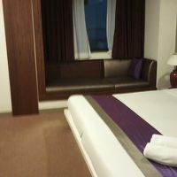 窓は　あきません