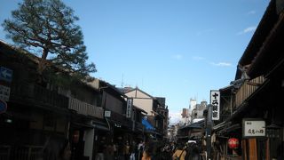 町屋が並ぶ風情あふれる通り