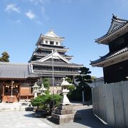 中津城城内にある神社