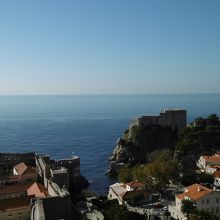 ロヴリイェナツ要塞も見えます