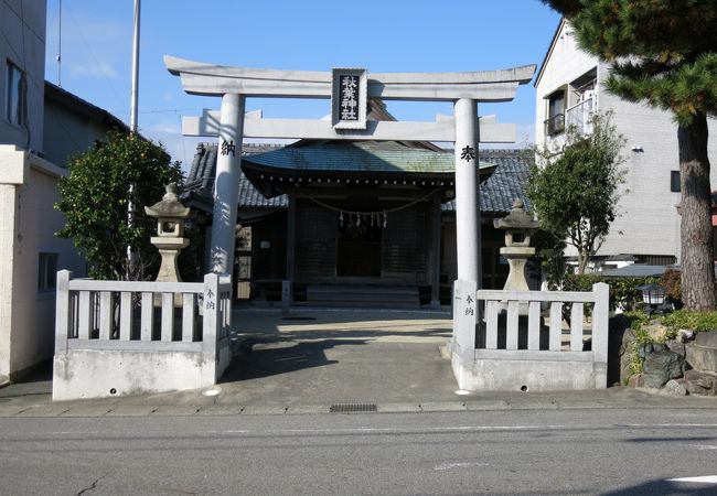 小さな小さな神社