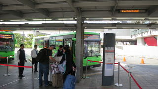 渋滞の心配がいらないエアポートシャトル