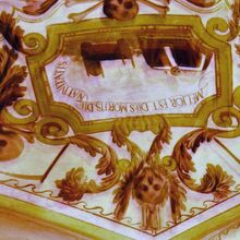 「死の勝利」を象徴するしゃれこうべ