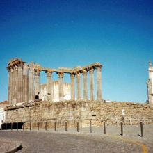 美しいコリント様式のローマ神殿