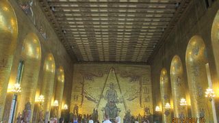 豪華な黄金の名間