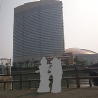 シーホークスとドームをバックに記念写真！