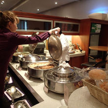 ホットミールも数種類あって、それなりに充実。