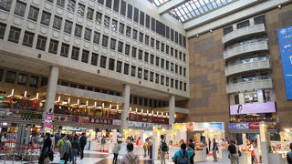 総合商業ビルと言っても良いなんでもある駅