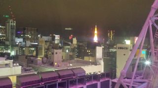 ライトアップされた夜の観覧車は価値あり!