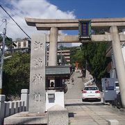 この神社、 1182年頃の源平合戦、源義経が武運を祈ったという伝えがのこっているとの事です