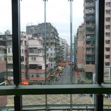 エスカレーターから香港ルーフトップが徐々に見えてきます。