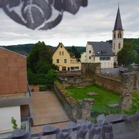 窓を開けたら、この遺跡！