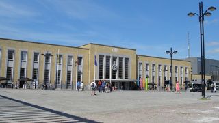 駅周辺には道案内がありませんでした