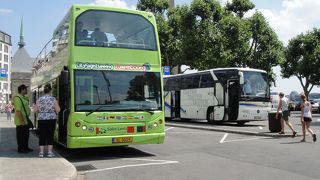 緑色のバスには日本語がありました