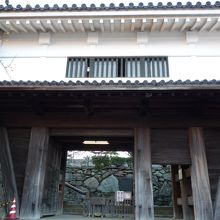 楠門　立派です