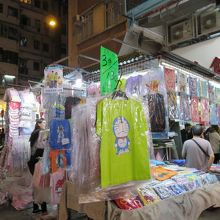 Ｔシャツも。見たこと有るキャラクターが