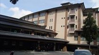 お寺への参拝の後、親戚の方達との会食で利用してみは、予約する事をおすすめします。