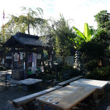 ベンチの設備もあります。一息。